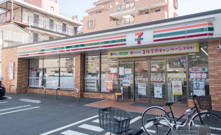 コンビニ　セブンイレブン墨田本所4丁目店（コンビニ）まで226m