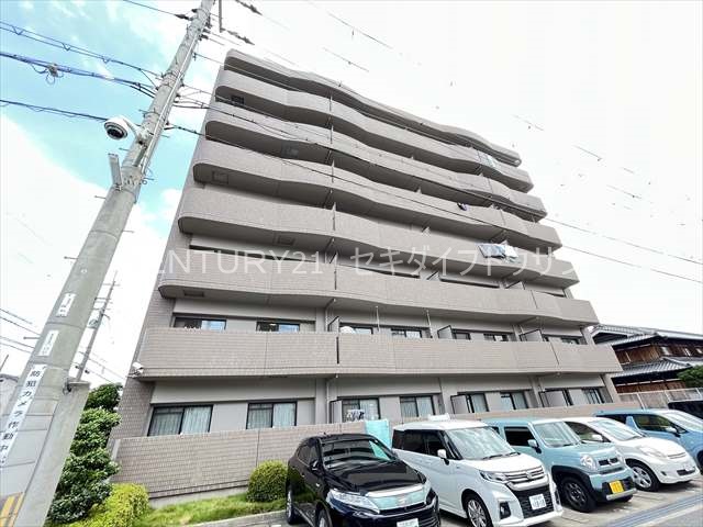 建物外観　■オートロック・防犯カメラ・宅配ボックス有り