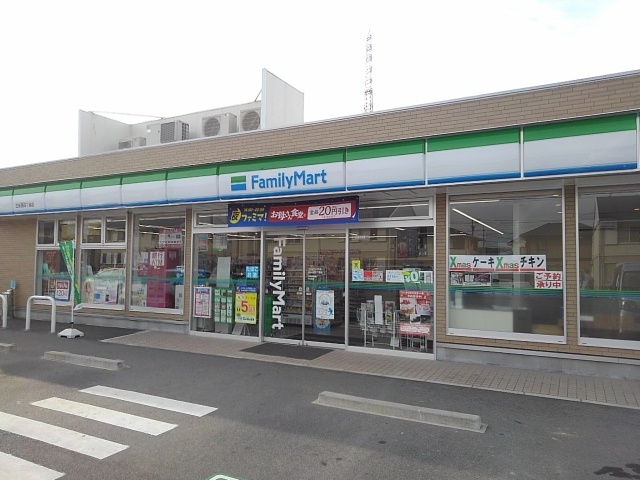 コンビニ　ファミリーマート日永西４丁目店（コンビニ）まで82m