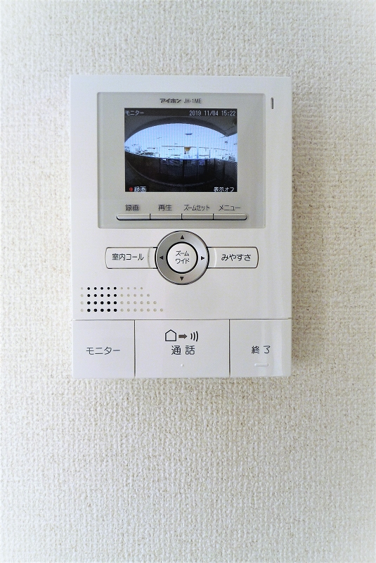 セキュリティ　防犯上重要なTVモニター付きインターホン