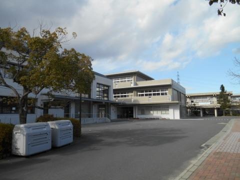 小学校　生駒市立生駒台小学校（小学校）まで750m