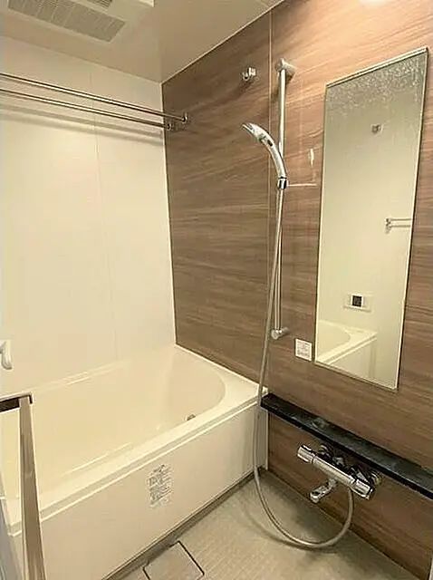 バス・シャワールーム　写真は同タイプ住居です。