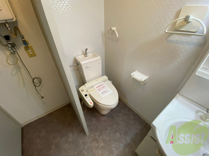 トイレ　こちらはトイレです。清潔感があり、安心して使用できます。