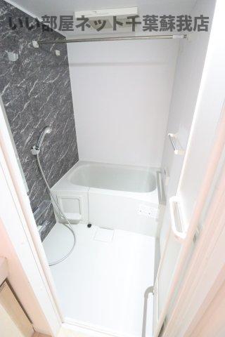 バス・シャワールーム　落ち着いた空間のお風呂です