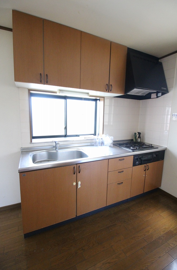 キッチン　同物件、別タイプの部屋の写真です