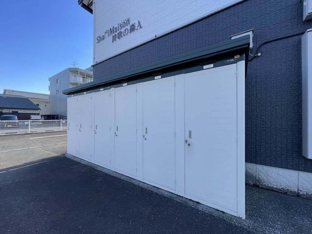 建物外観　ストッカー