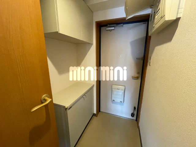玄関　※別のお部屋の写真です