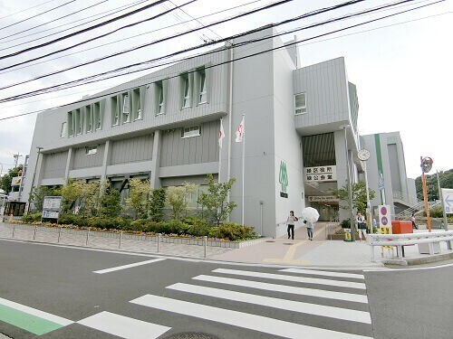 役所　横浜市緑区役所（役所）まで669m