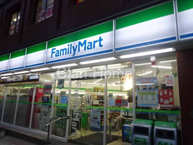 コンビニ　ファミリーマート鶴橋駅前店（コンビニ）まで75m