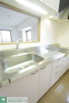 キッチン　※写真は同タイプ住戸です。