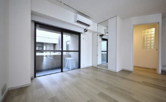 居室・リビング　こちらの居間で趣味の時間をお楽しみください