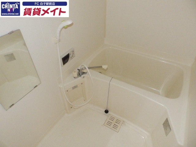 バス・シャワールーム　同物件別室の画像です