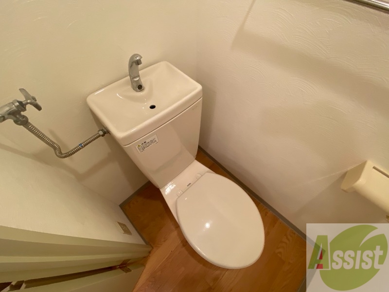トイレ　こちらはトイレです。清潔感があり、安心して使用できます。