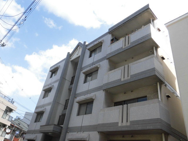 建物外観　タイル張りの外観です