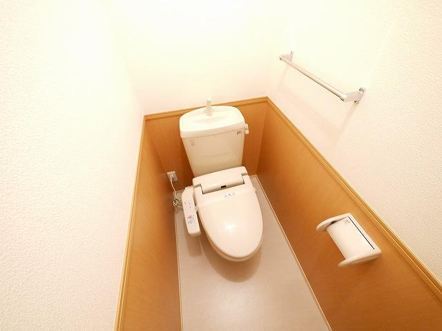 トイレ　落ち着いたトイレです