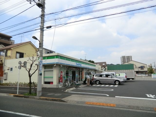 コンビニ　ファミリーマート（コンビニ）まで350m