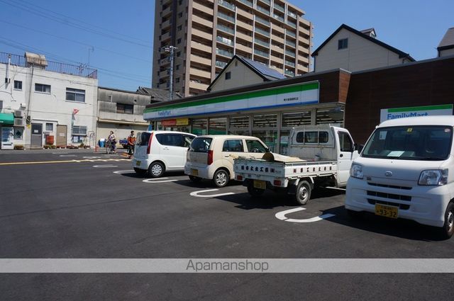 コンビニ　ファミリーマート箱殿町店（コンビニ）まで355m