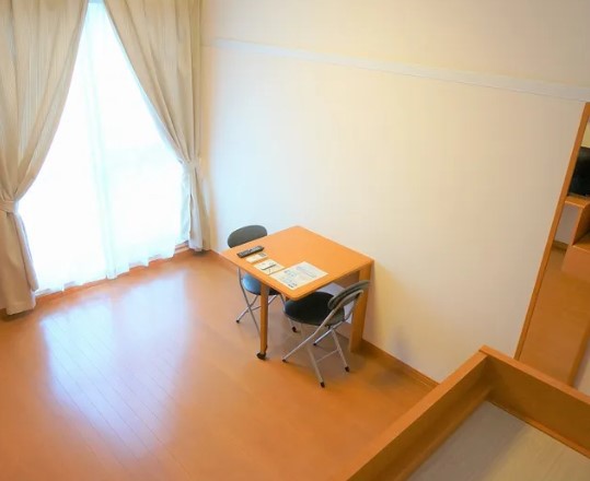 レオパレスなかむらの居間写真