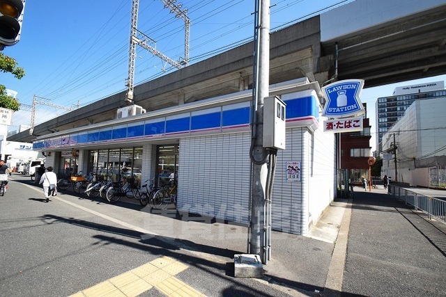 コンビニ　ローソン　東大阪高井田元町店（コンビニ）まで527m