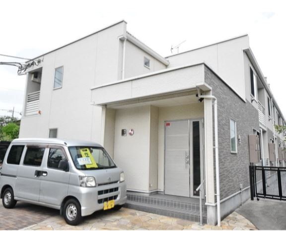 建物外観　☆青空が合いますね☆