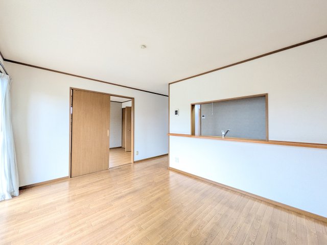 ラビーユ甲府東リュンの居間写真