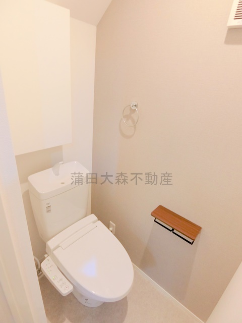 トイレ　温水洗浄便座付きのトイレ