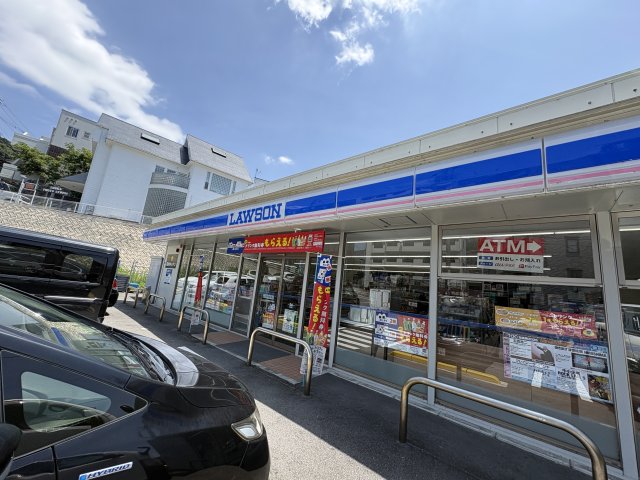 コンビニ　ローソン　広島女学院大学前店（コンビニ）まで1009m