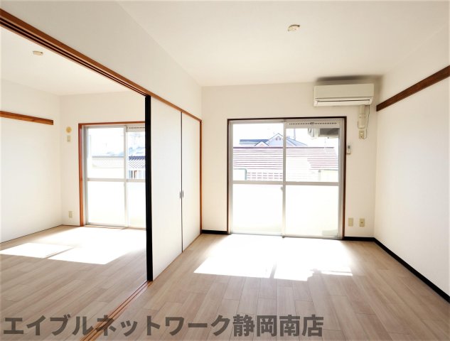 居室・リビング　おしゃれな居間です