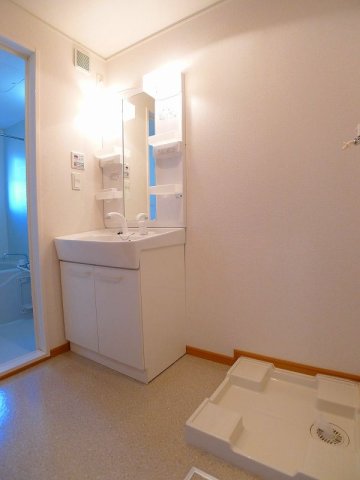 洗面設備　忙しい朝には欠かせない洗面所です