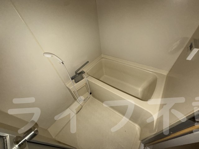 バス・シャワールーム　落ち着いた空間のお風呂です