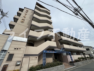 建物外観　落ち着いた雰囲気の外観です