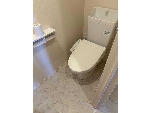 ディアライズ小郡船倉町E棟のトイレ写真