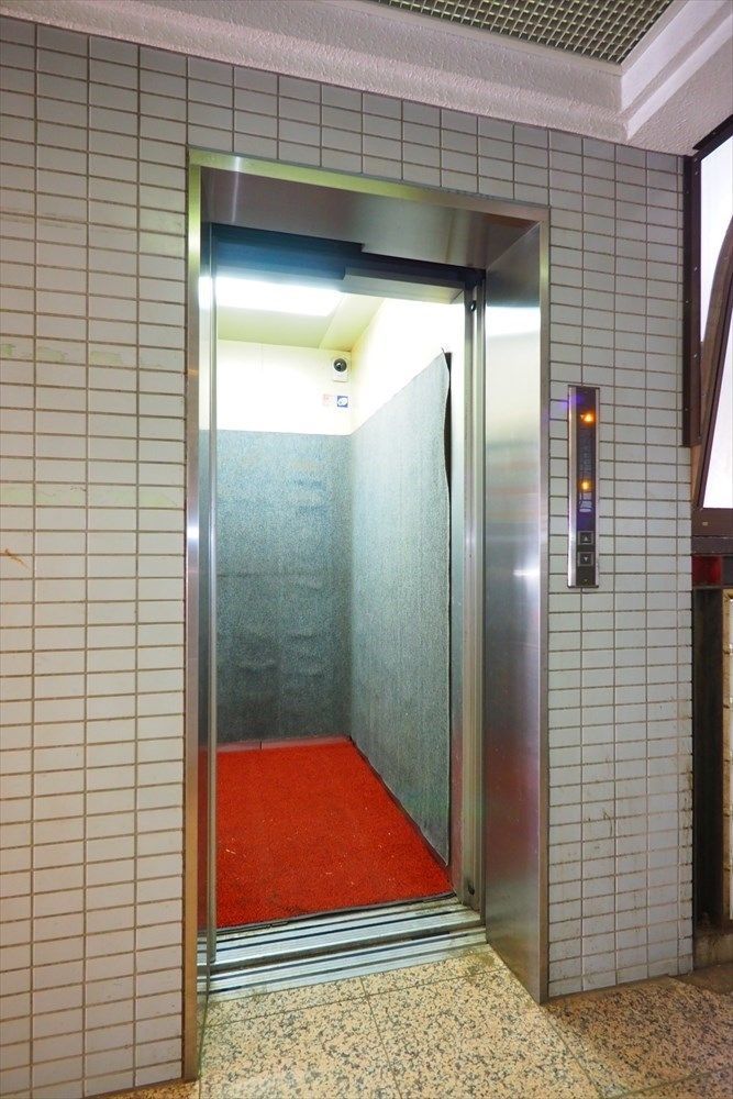 西武池袋線 清瀬駅 バス乗車時間：7分 最寄りバス停で下車 徒歩2分 6階建 築33年の外観写真