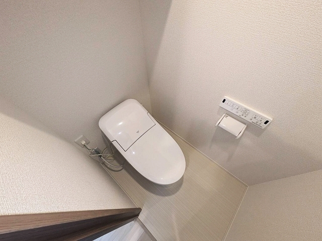 近鉄南大阪線 藤井寺駅 徒歩10分 3階建 築2年のトイレ写真