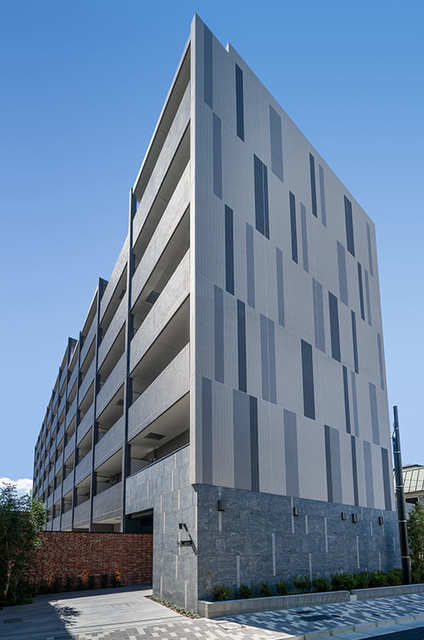 建物外観　７階建ての賃貸マンション