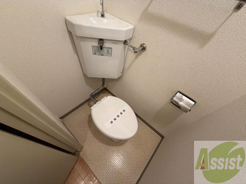 地下鉄南北線 北１８条駅 徒歩3分 8階建 築38年のトイレ写真