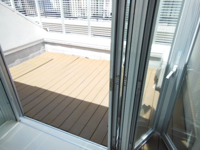 バルコニー　同建物同号室の室内写真です。(106号室)