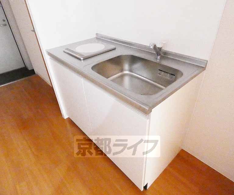 地下鉄烏丸線 くいな橋駅 徒歩6分 4階建 築14年のキッチン写真