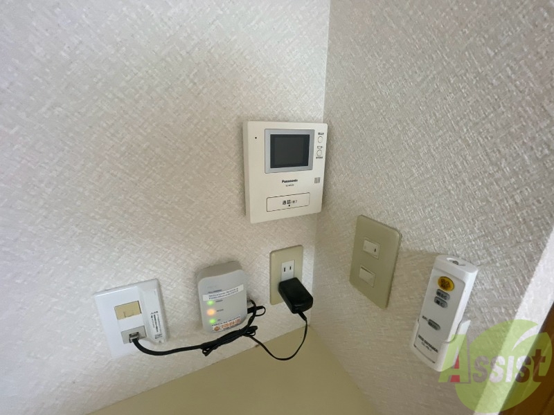 セキュリティ　ＴＶモニター付インターホンです。来客者の顔が見えるので安心！