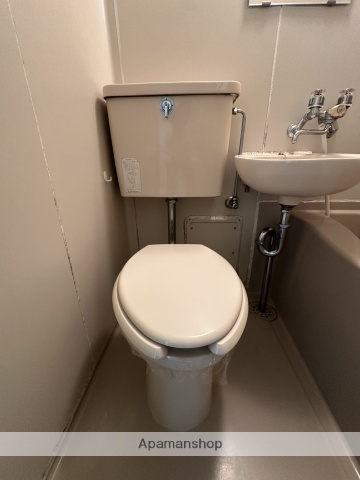 京急本線 弘明寺駅 徒歩7分 2階建 築40年のトイレ写真