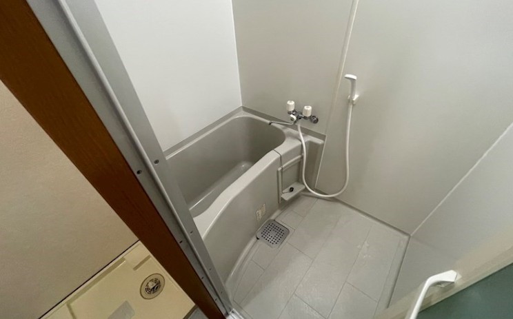 バス・シャワールーム　※別部屋参考写真