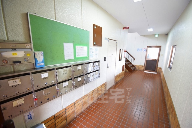 地下鉄中央線 高井田駅 徒歩9分 4階建 築39年の外観写真