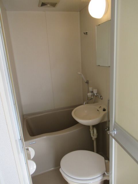 プラザドゥウィルシャーA棟のトイレ写真