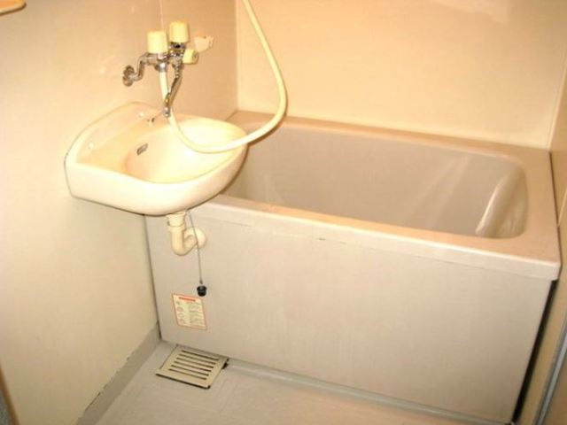 バス・シャワールーム　※別部屋参考写真