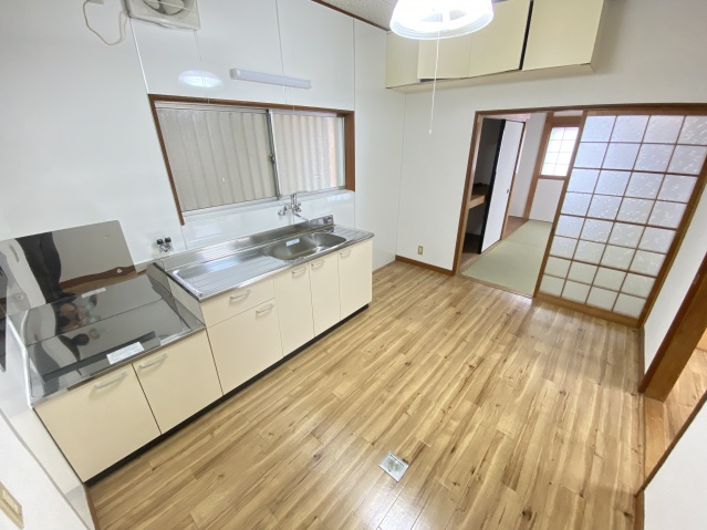 新屋敷戸建152-1の居間写真