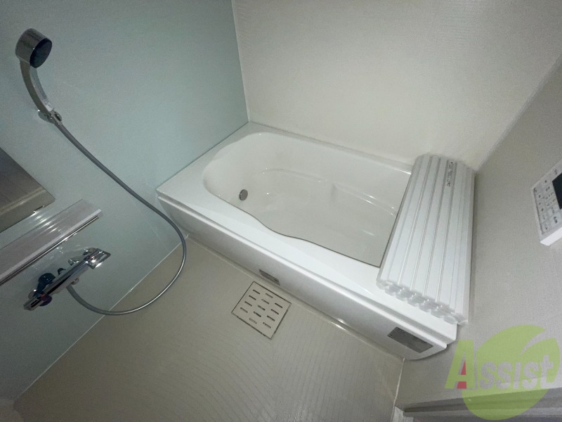 バス・シャワールーム　追い焚き機能が付いているのでいつでも温かいお風呂に入れますよ