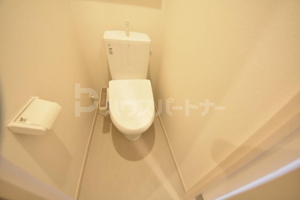 ＪＲ総武線 本八幡駅 徒歩15分 2階建 築6年のトイレ写真