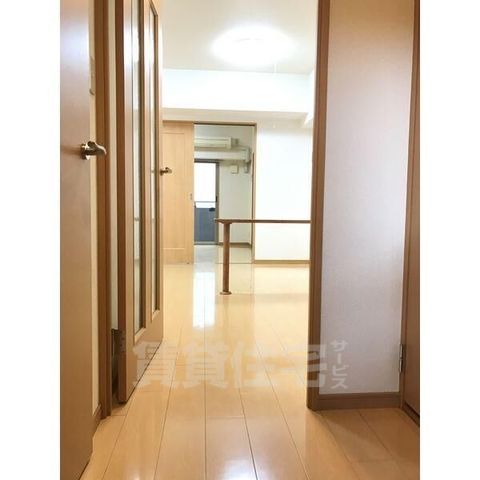地下鉄東山線 新栄町駅 徒歩5分 10階建 築21年の玄関写真