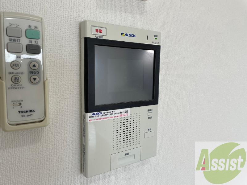 セキュリティ　ＴＶモニター付インターホンです。来客者の顔が見えるので安心！