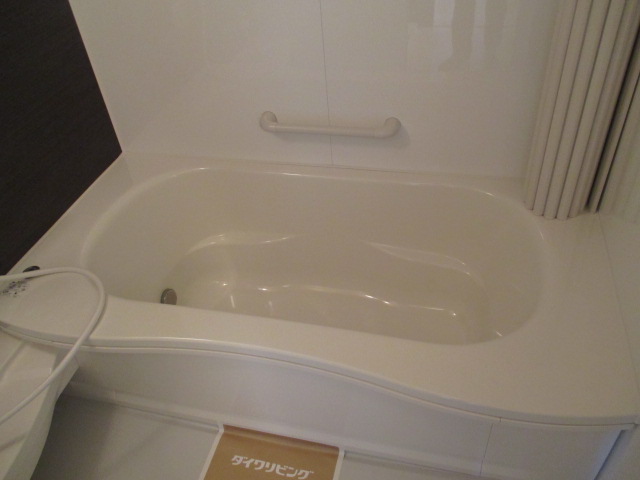 バス・シャワールーム　※写真は他部屋です